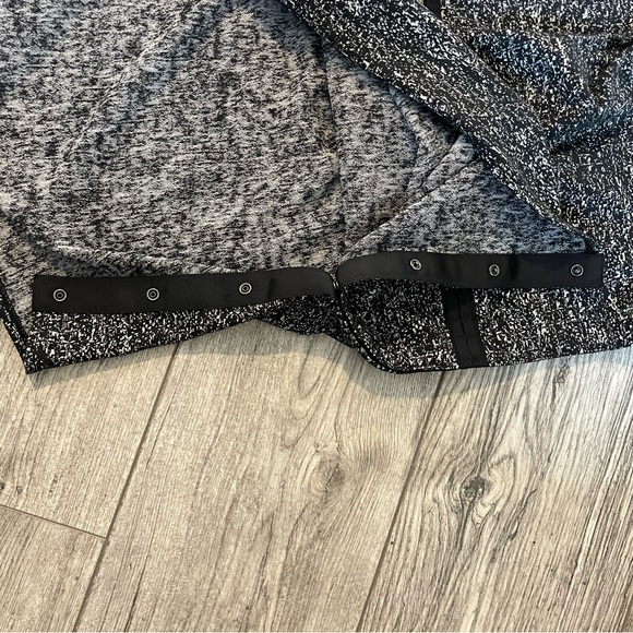 Lululemon vinyasa wrap scarf shawl 7502 - Picture 3 of 5